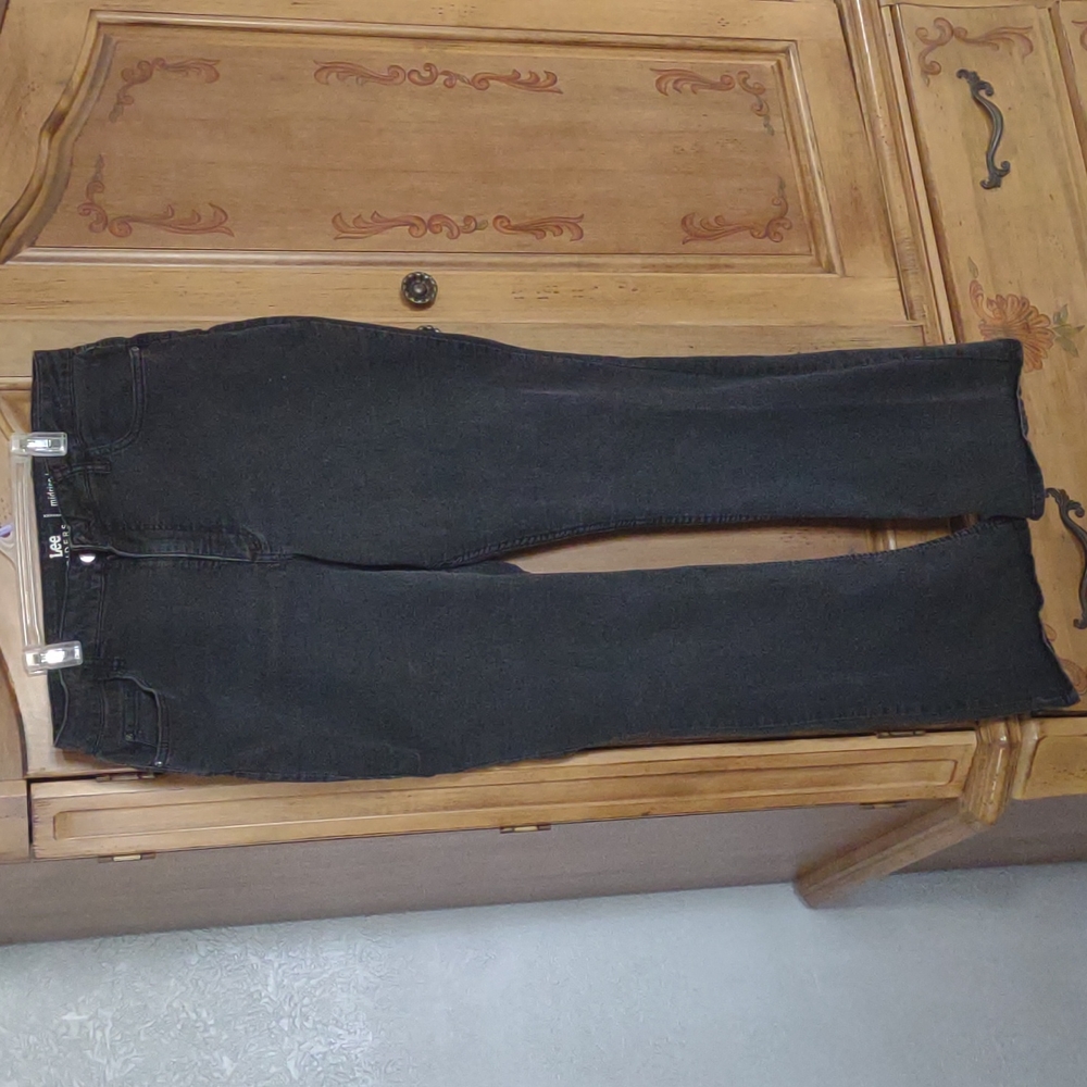 18 LONG Washed out black black stretch jeans. Midrise